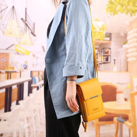 Frau mit gelber tasche